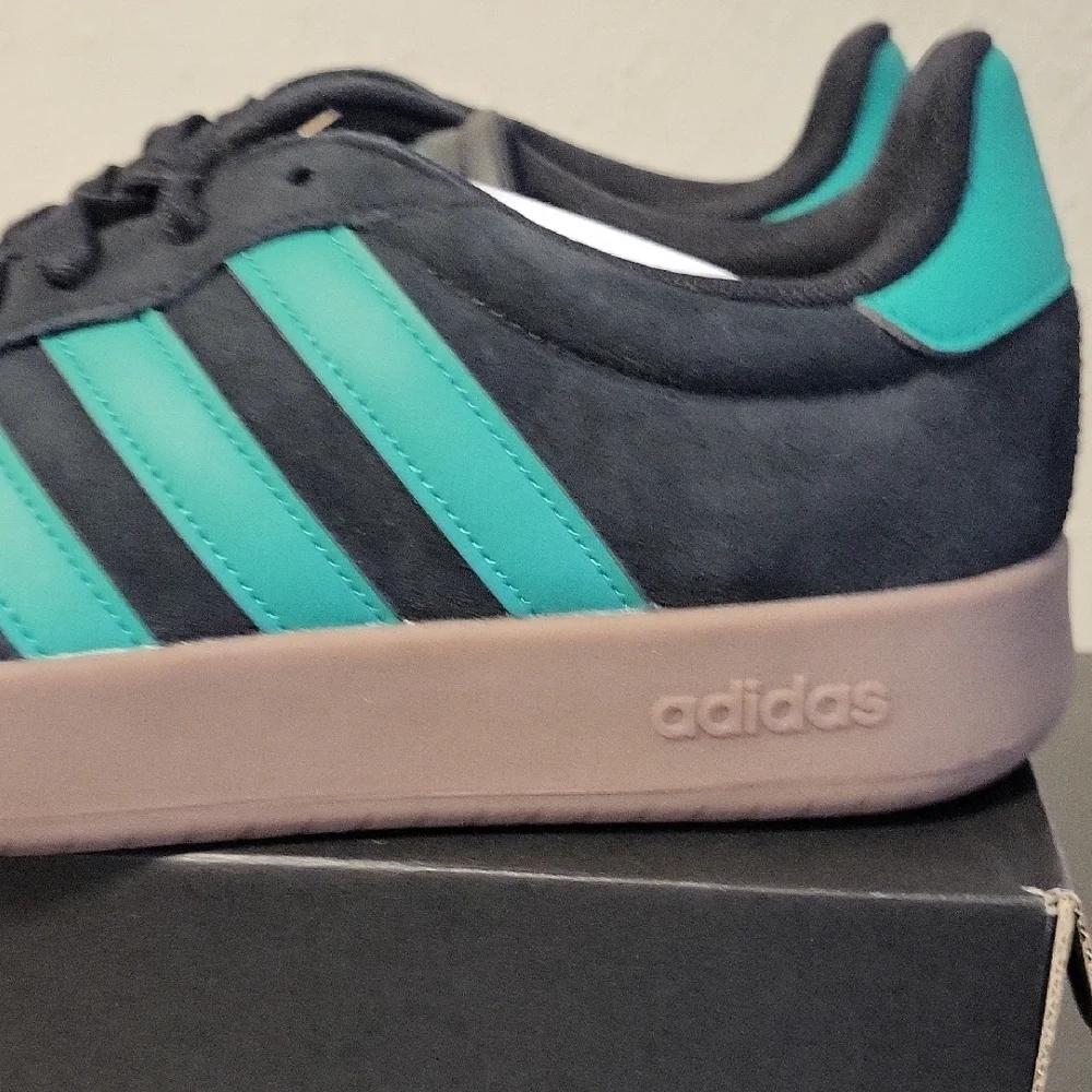 Adidas Men's 8, Women's 9 Black and Green Barreda - Picture 9 of 9